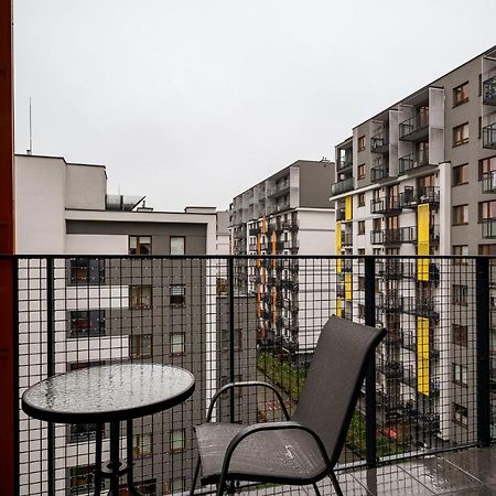 Apart D&K Free Parking Cybernetyki 2E Lejlighed Warszawa Eksteriør billede